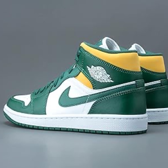 Nike Air Jordan 1 Retro Mid White Green Shoes size 13 men's - Picture 1 of 7